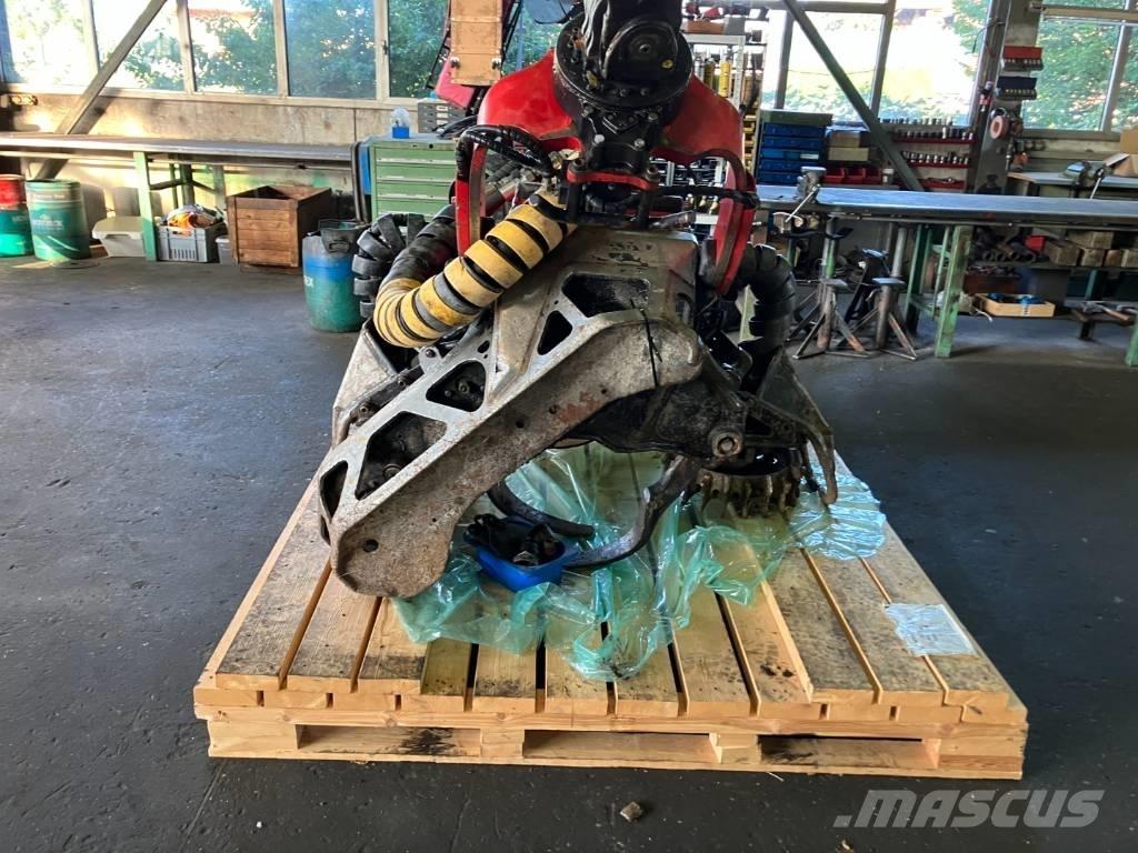 Komatsu 365.1 Сучкорізи