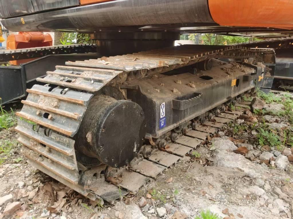 Hitachi ZX 120 Гусеничні екскаватори