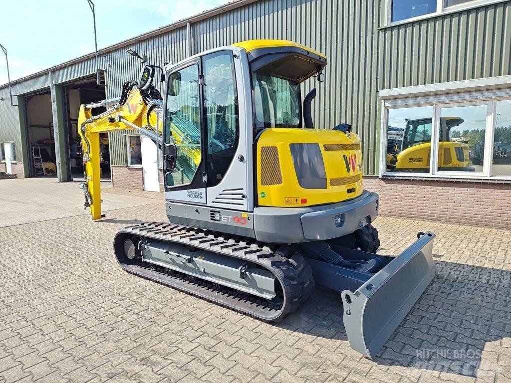 Wacker Neuson ET90 Колісні екскаватори