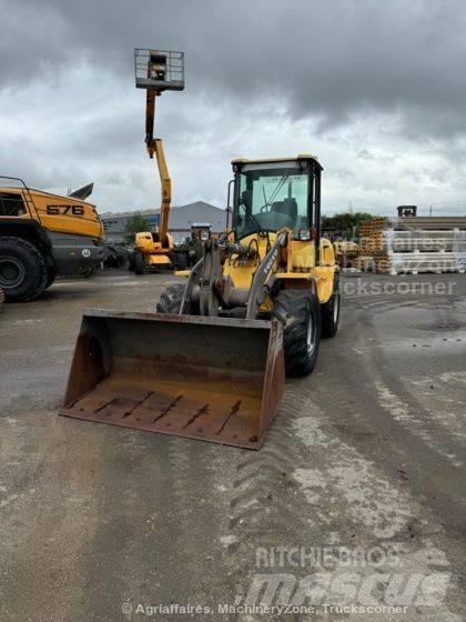 Volvo L 30 B Фронтальні навантажувачі