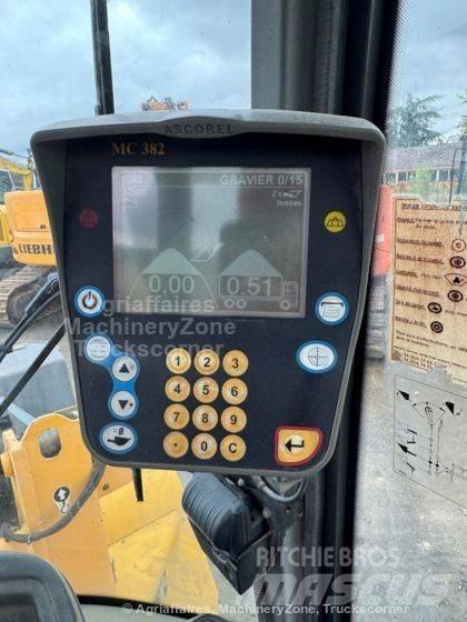 Volvo L 30 B Фронтальні навантажувачі