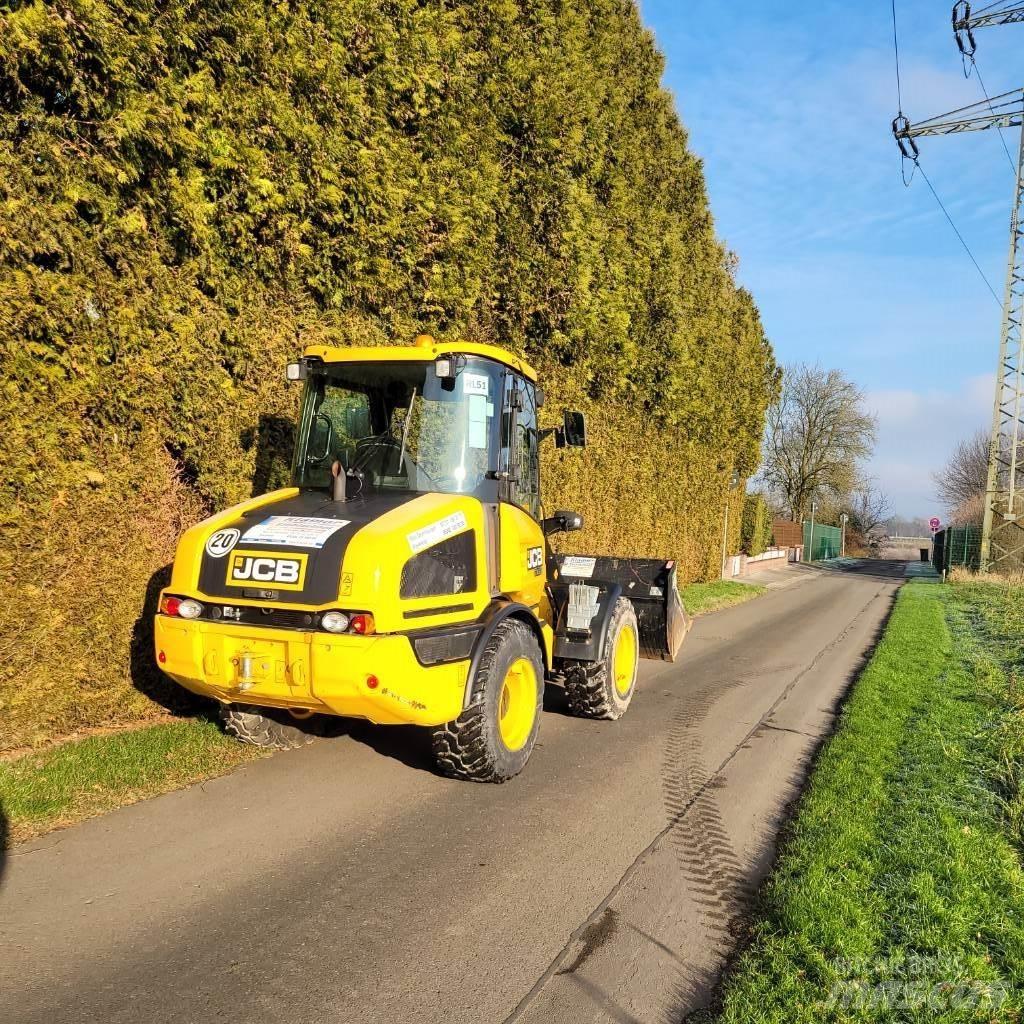 JCB 407 Фронтальні навантажувачі