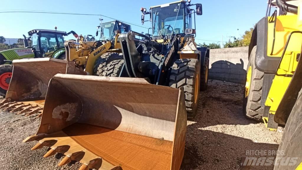Komatsu WA250PZ-5 Фронтальні навантажувачі