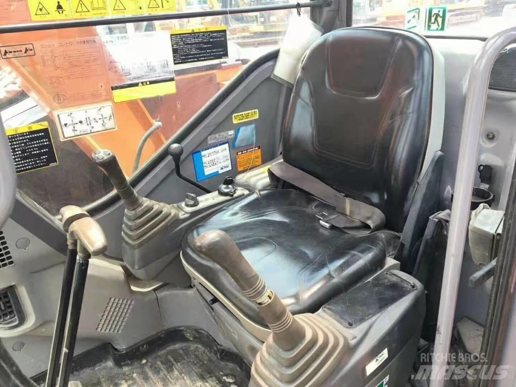 Hitachi ZX75 Гусеничні екскаватори