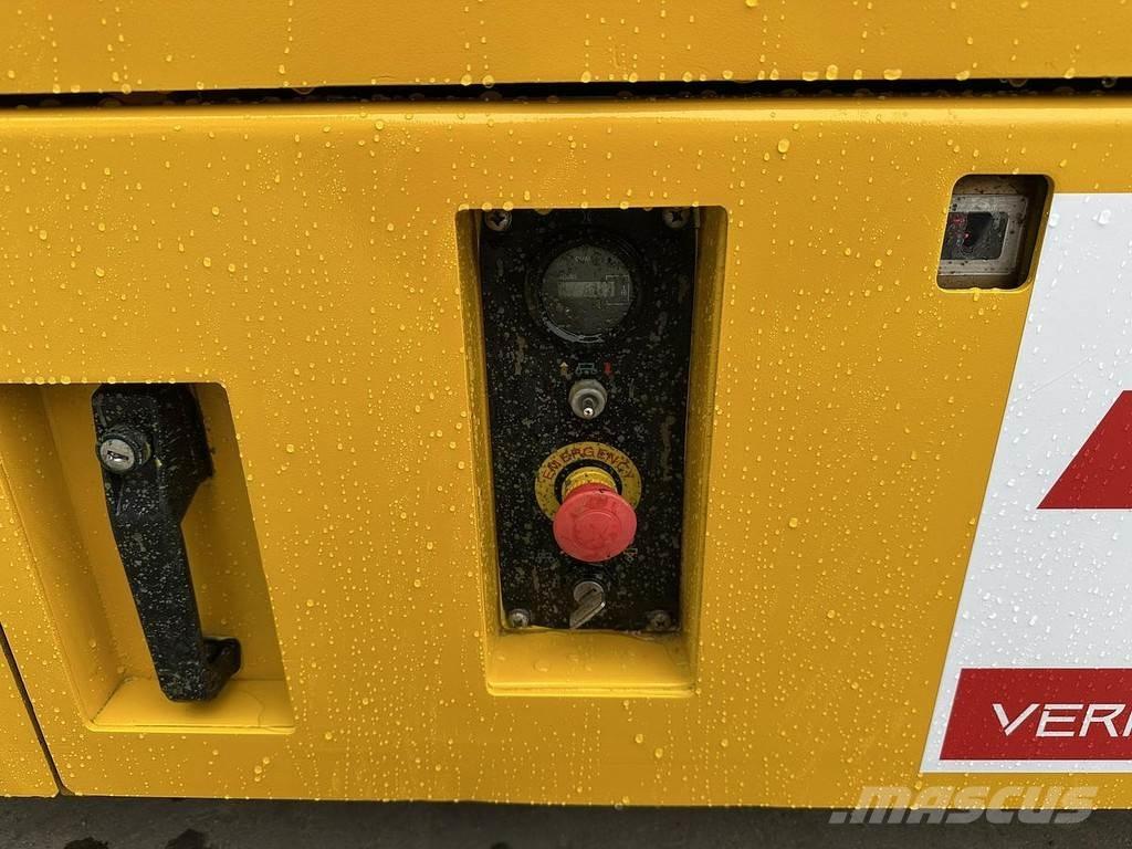 JCB S2032E Інші підйомники і платформи