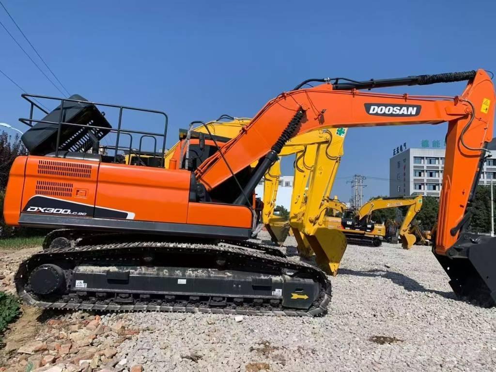 Doosan 300 Гусеничні екскаватори