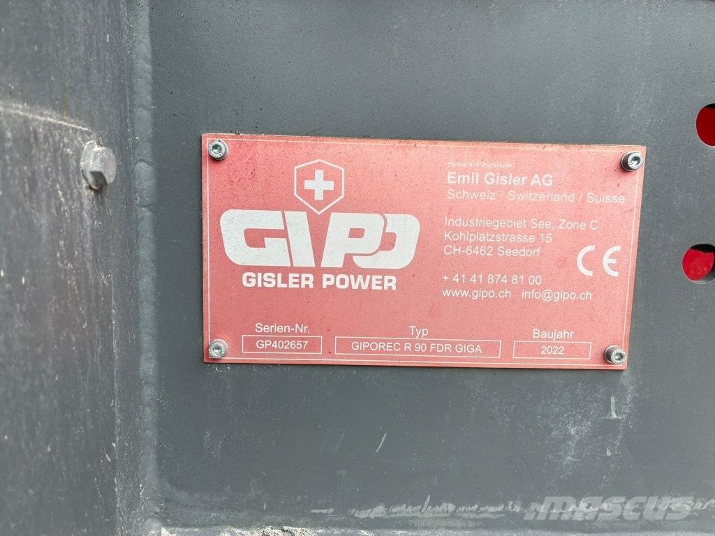 GIPO P090 GIGA Мобільні дробарки