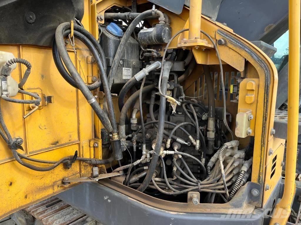 Volvo ECR145EL Гусеничні екскаватори