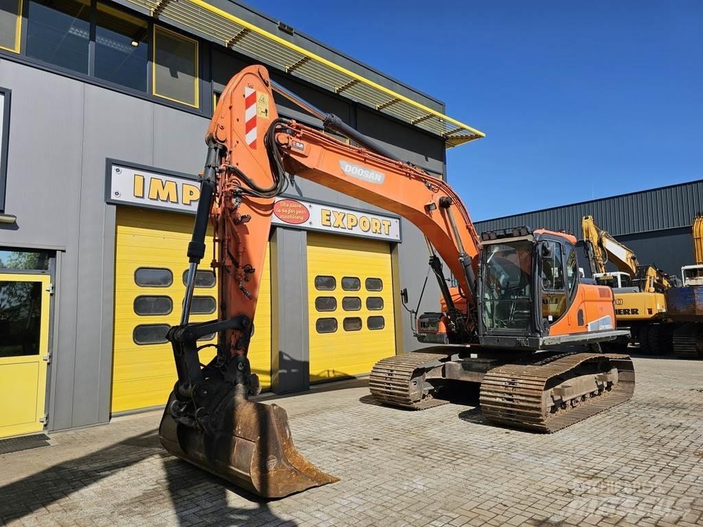 Doosan DX180LC Гусеничні екскаватори