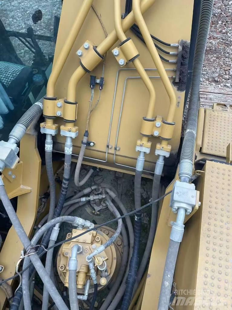 CAT 336 Гусеничні екскаватори