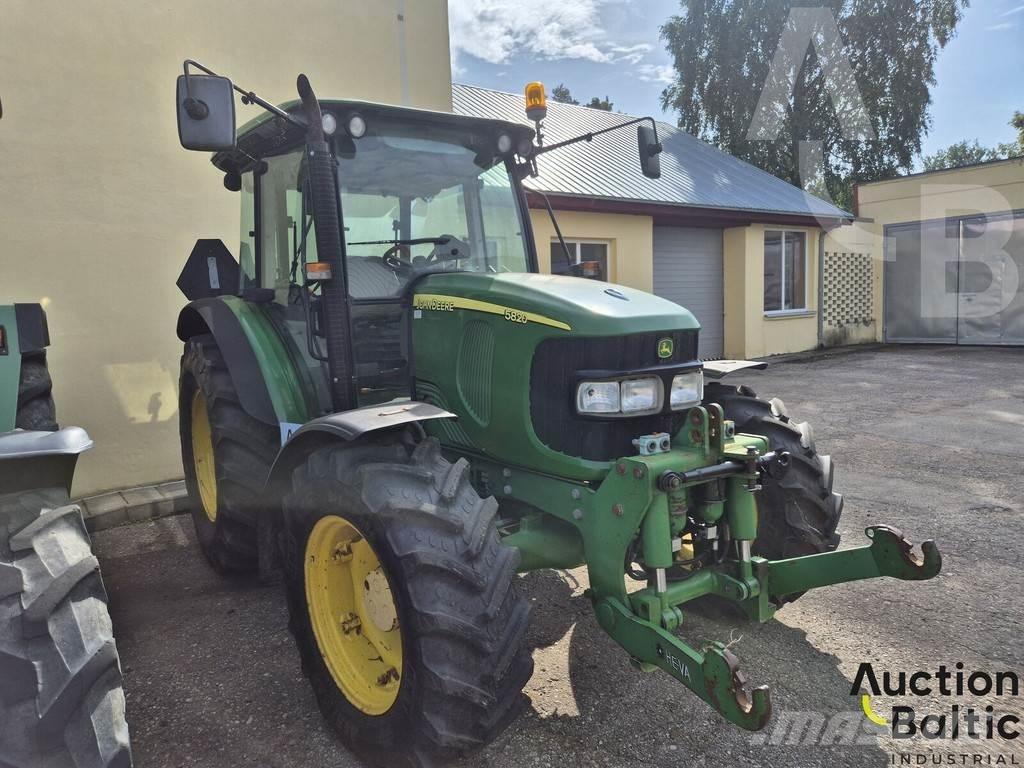 John Deere 5820 Трактори