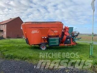 Kuhn Typ 2070 Завантажувачі змішувальних машин