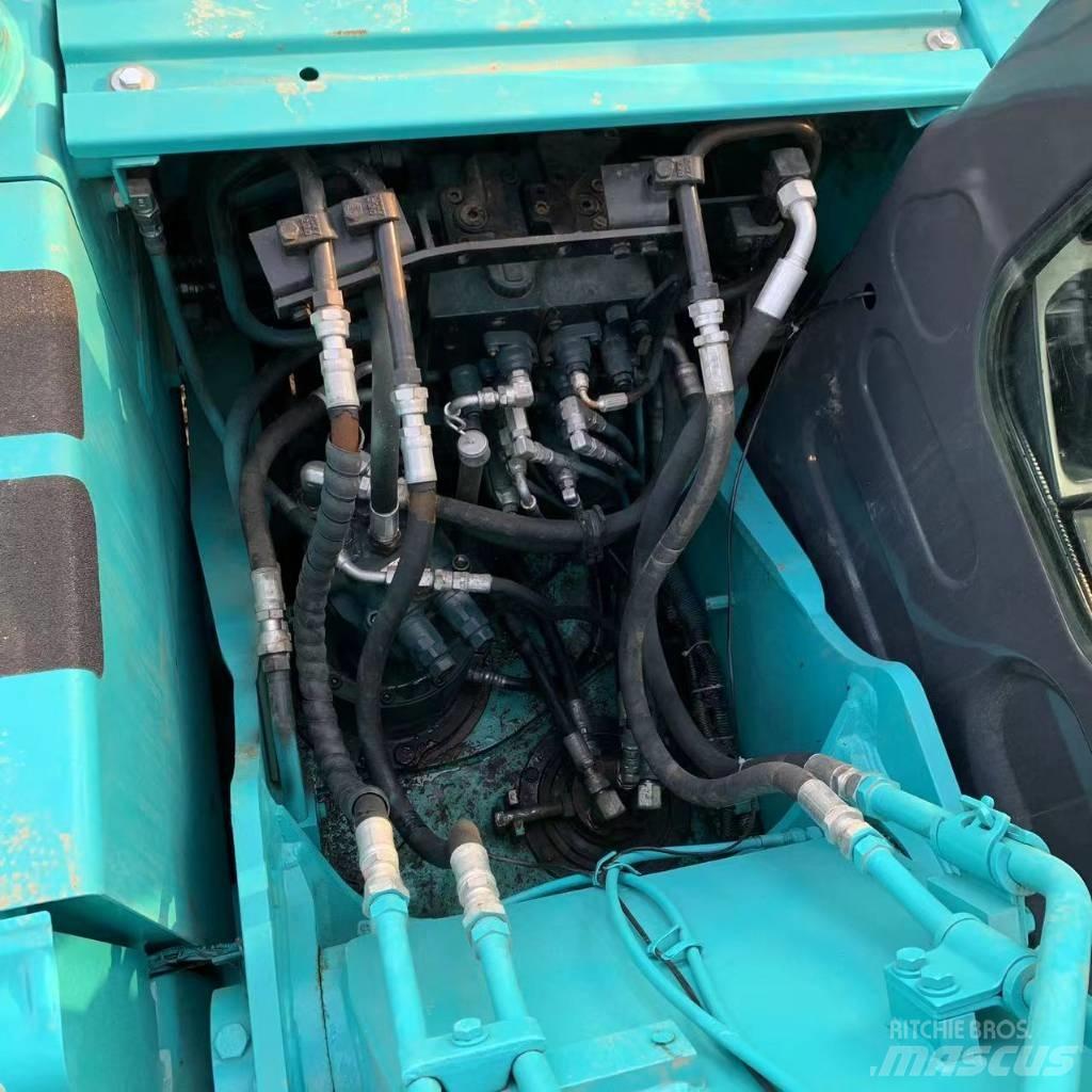 Kobelco 140 SR Гусеничні екскаватори