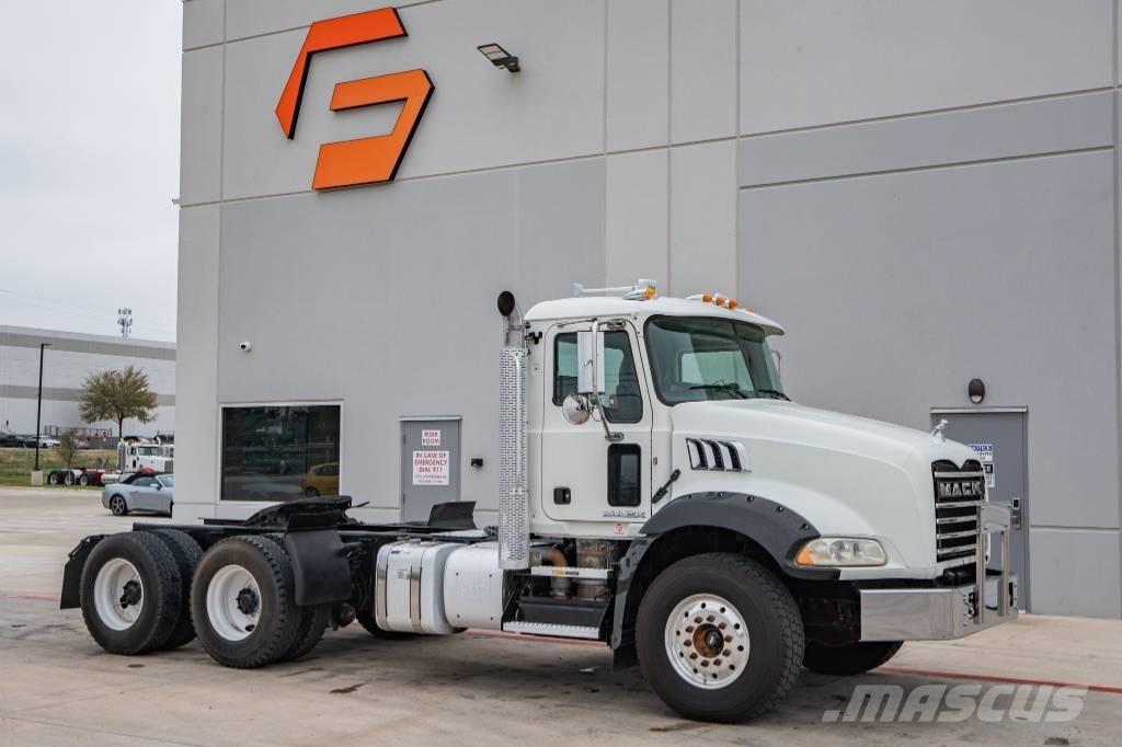 Mack Granite GU 813 Тягачі