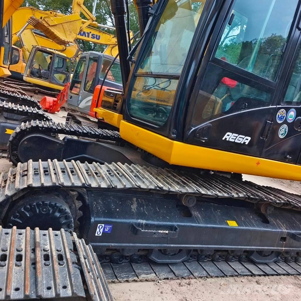 CAT 323 D Гусеничні екскаватори