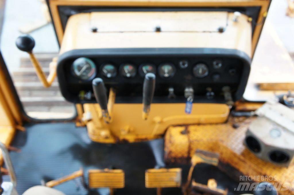 Komatsu D155A-1 Бульдозери