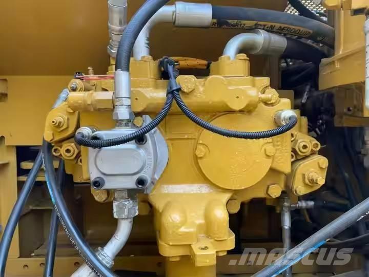 CAT 320 C Гусеничні екскаватори