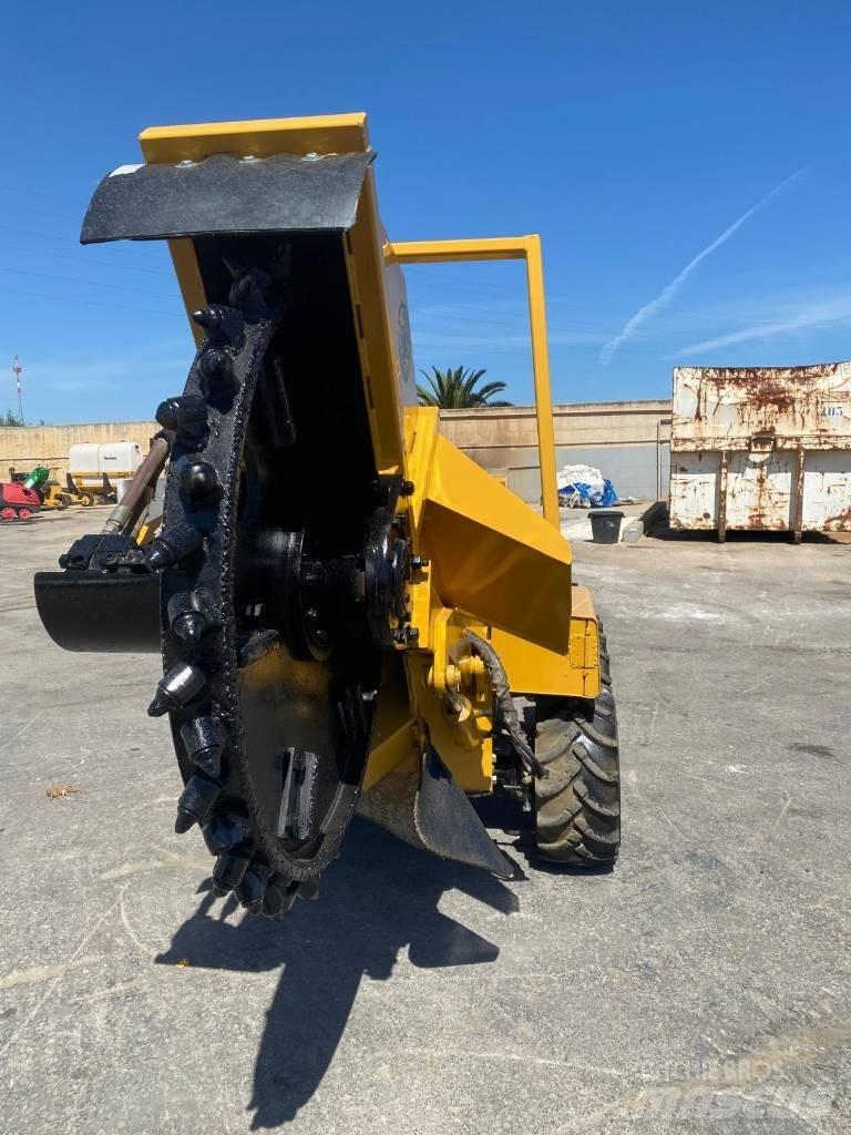 Vermeer RT450 Канавокопачі