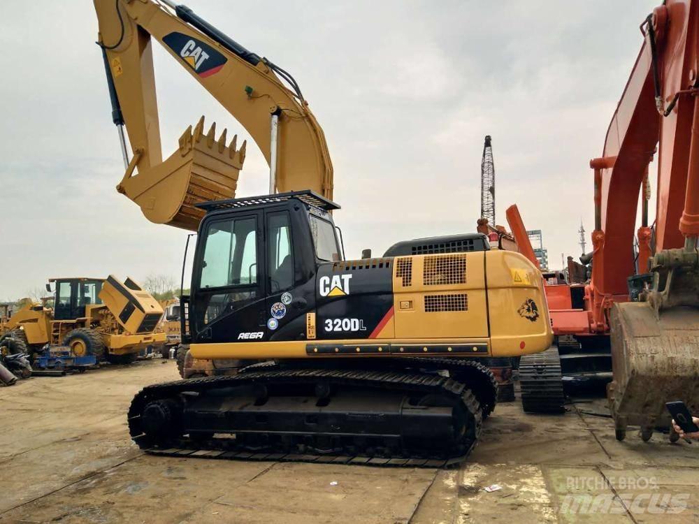 CAT 320D Гусеничні екскаватори