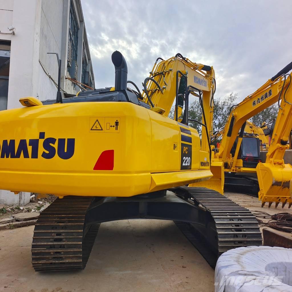 Komatsu PC 220 Гусеничні екскаватори