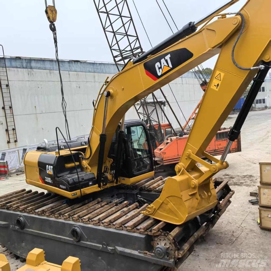 CAT 320 D Екскаватори-амфібії