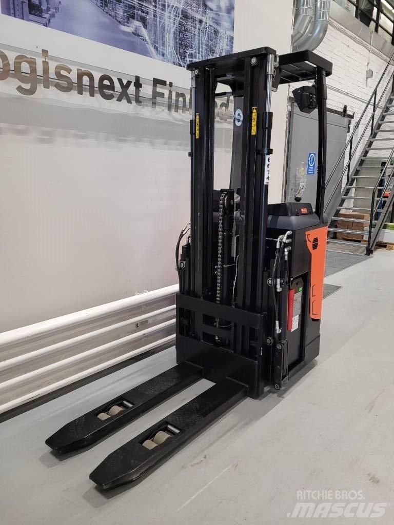 Rocla SST16 ACI Самохідні електроштабелери