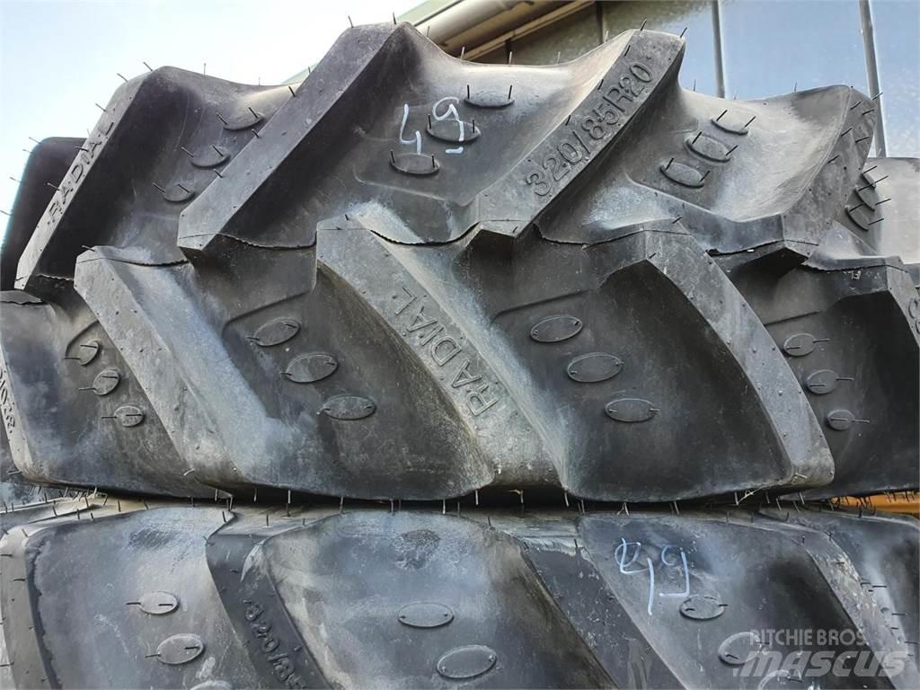 BKT 320/85R20 x2 Колеса