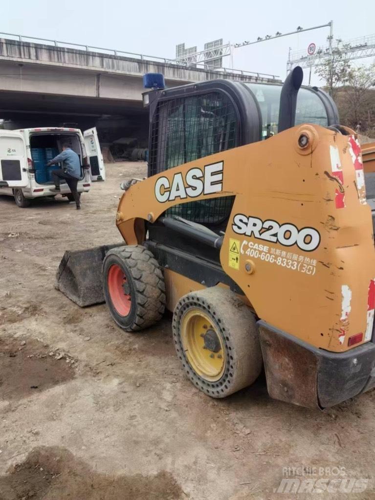 CASE SR200 Міні-навантажувачі