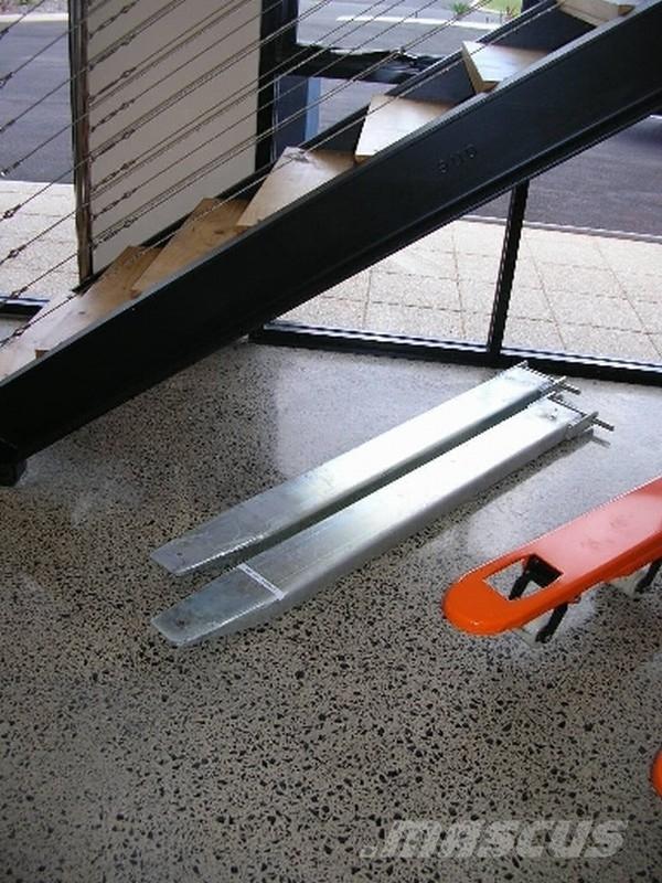  East West Slippers Підмітальні машини