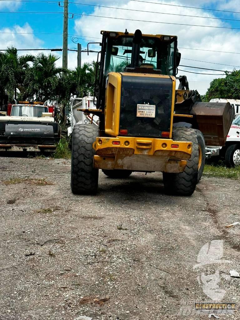 CAT 930 H Фронтальні навантажувачі