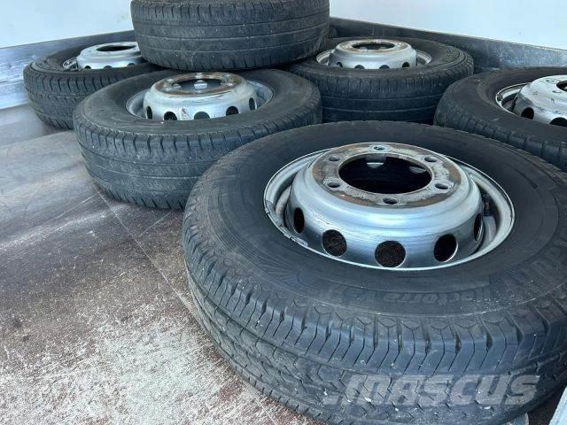 Iveco Daily Панельні фургони