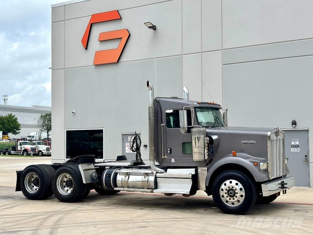 Kenworth W 900 Тягачі