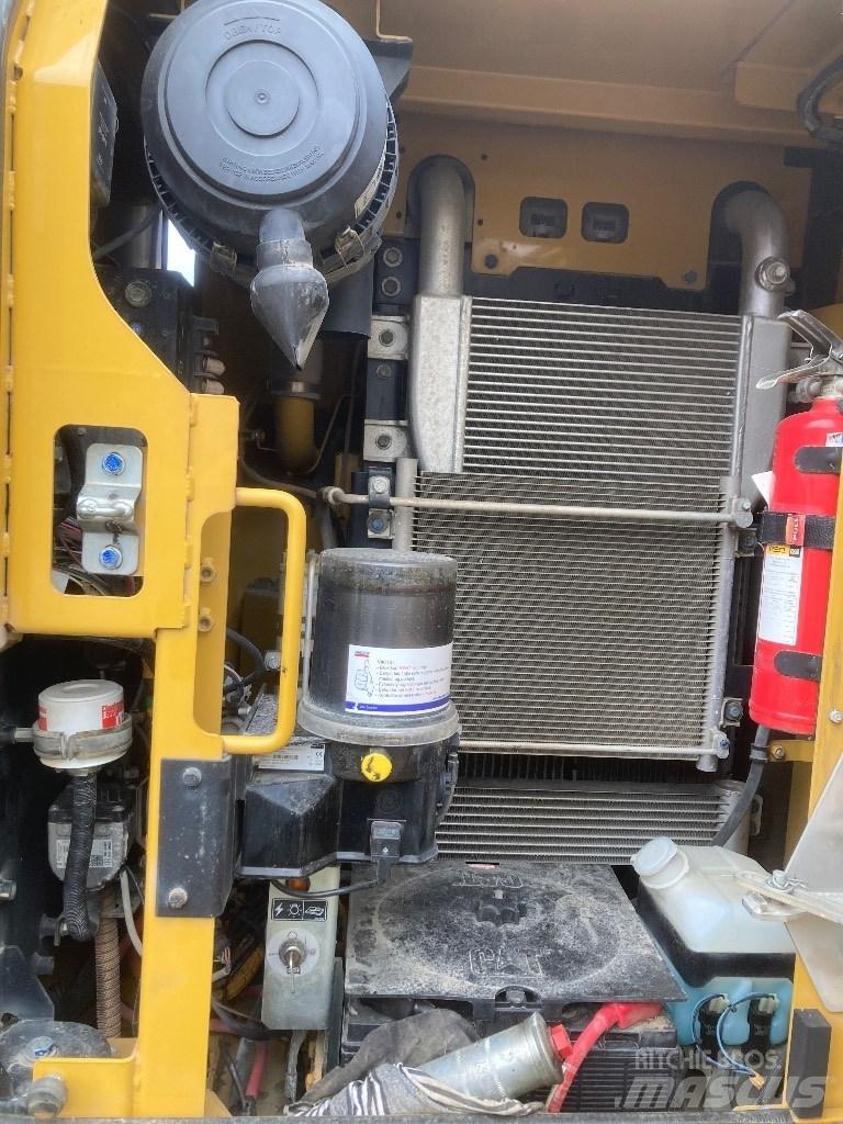 CAT 313 F L Гусеничні екскаватори