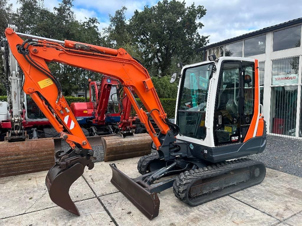 Takeuchi TB 235 CR Міні-екскаватори < 7т