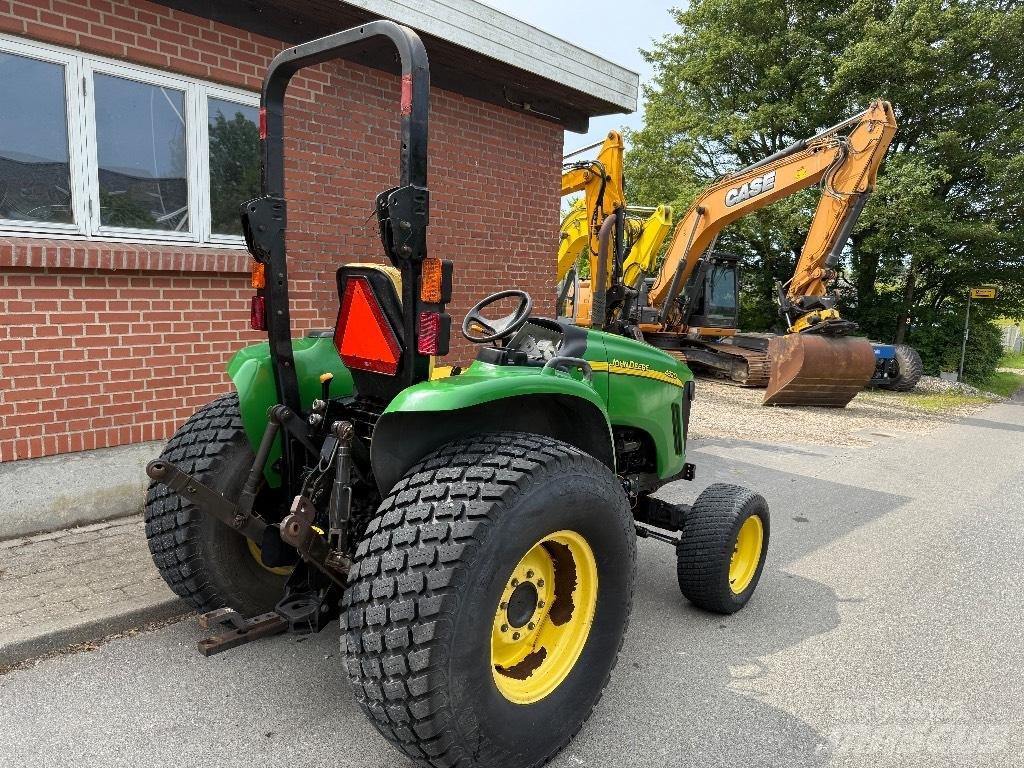 John Deere 4520 Трактори
