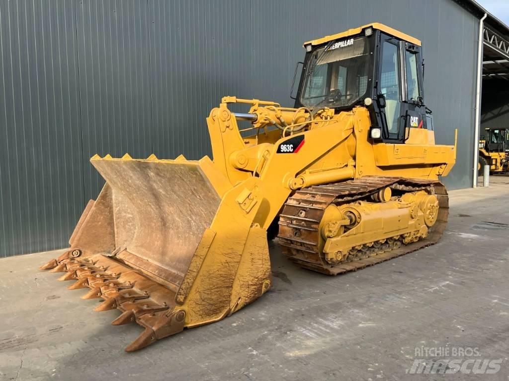 CAT 963C Гусеничні вантажники