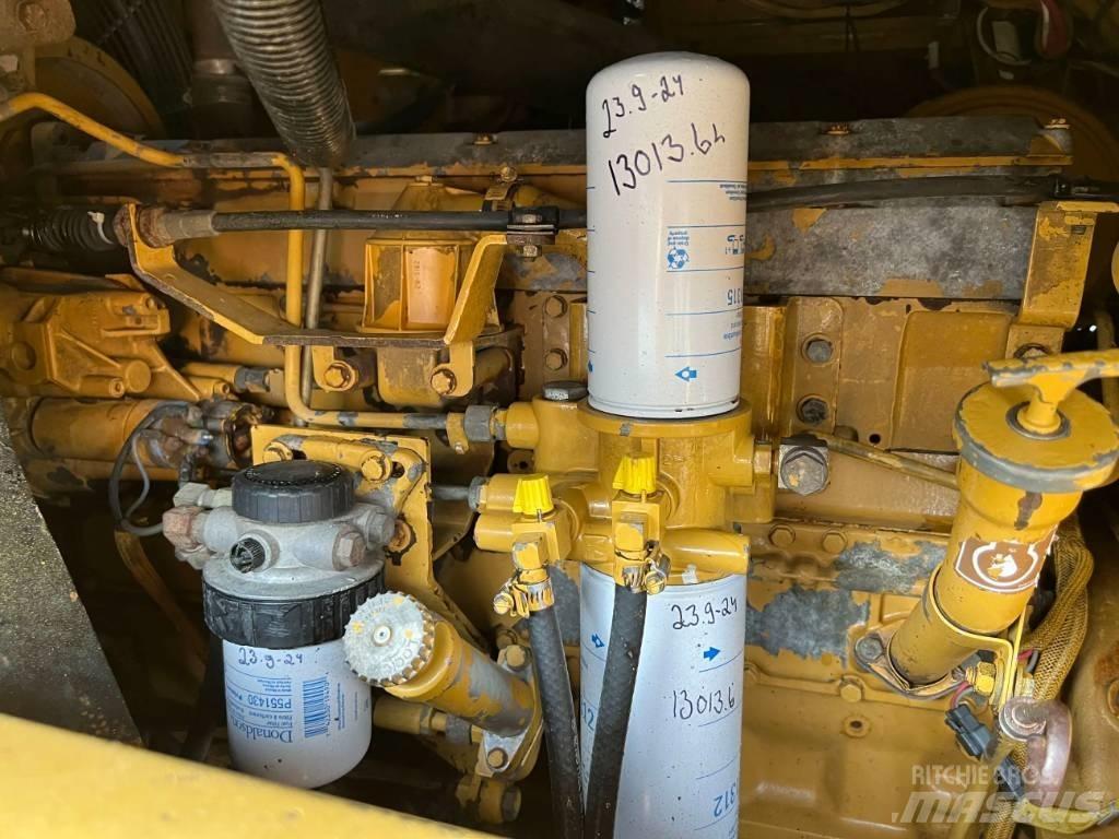 CAT 963C Гусеничні вантажники