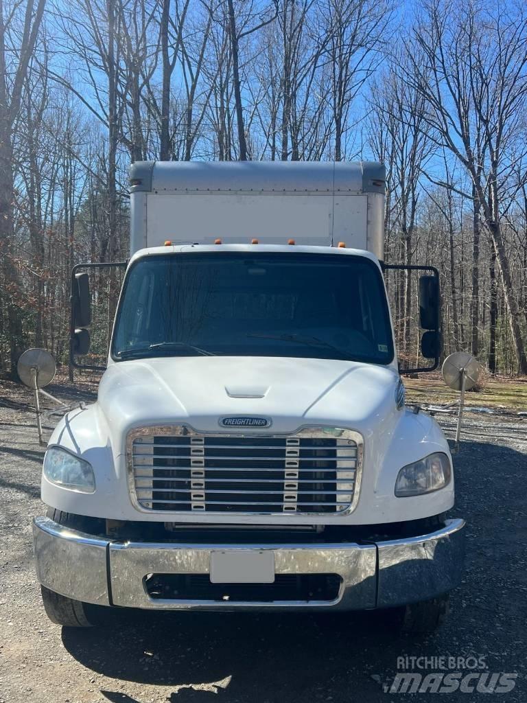 Freightliner M2106 Вантажівки / спеціальні