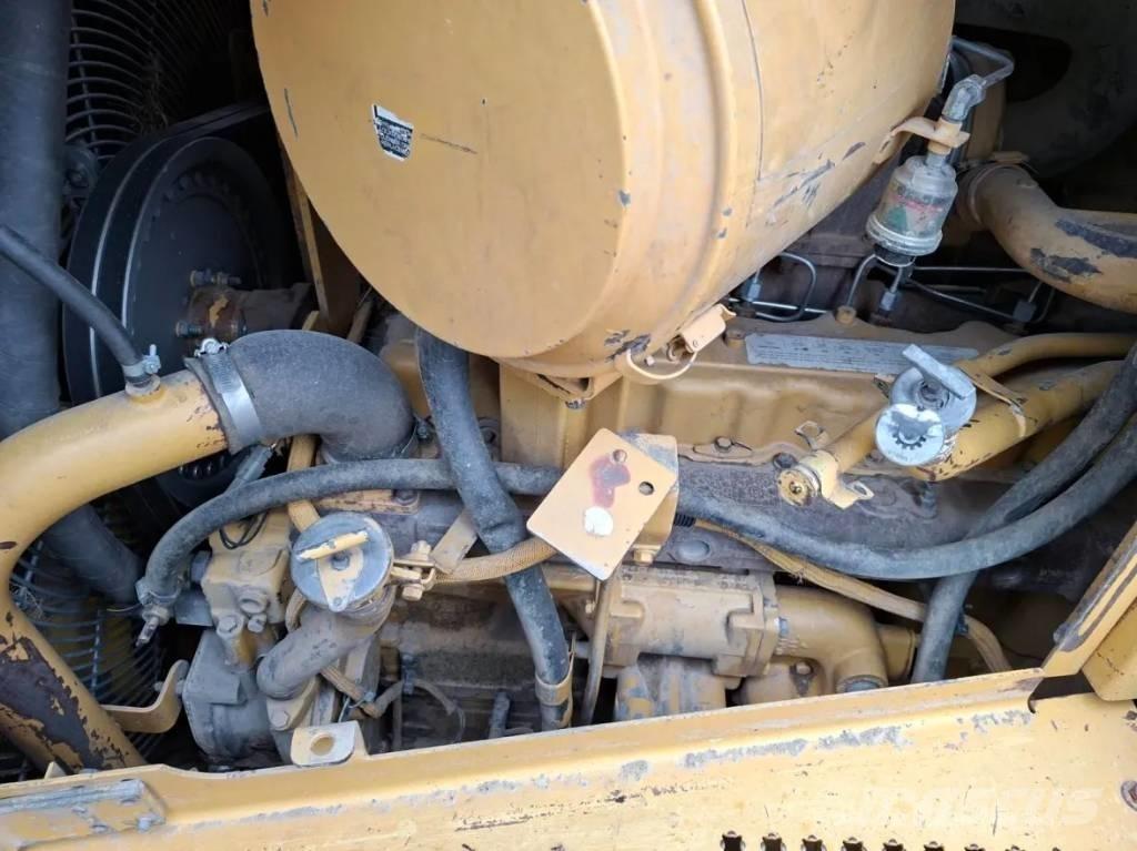 CAT D 6 R Гусеничні бульдозери