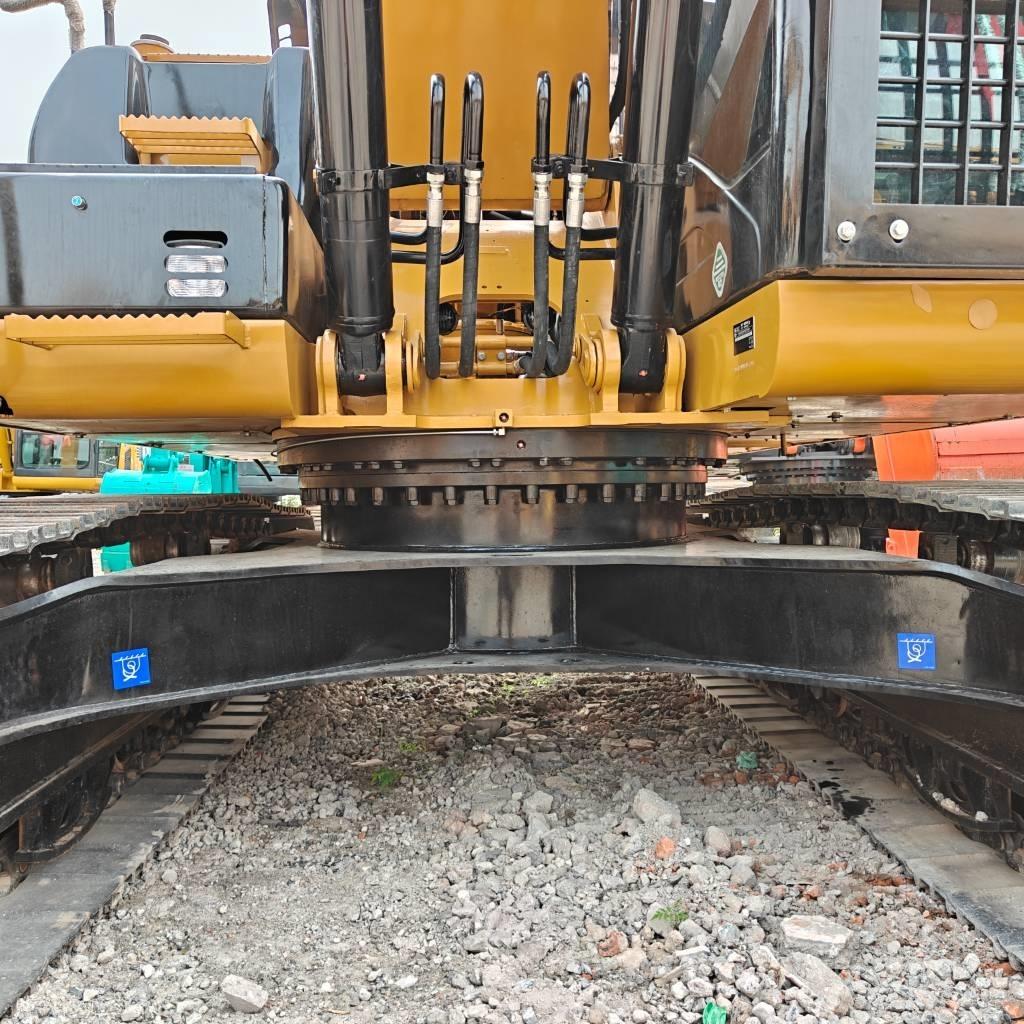 CAT 323D Гусеничні екскаватори