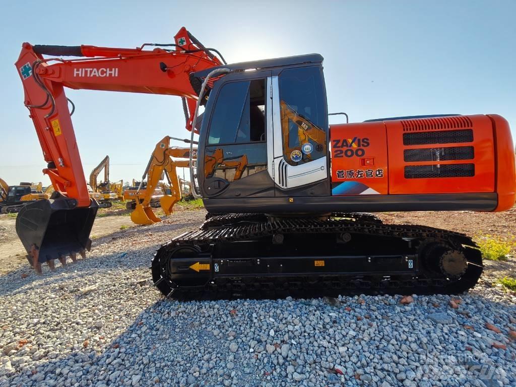 Hitachi ZX 200 Гусеничні екскаватори