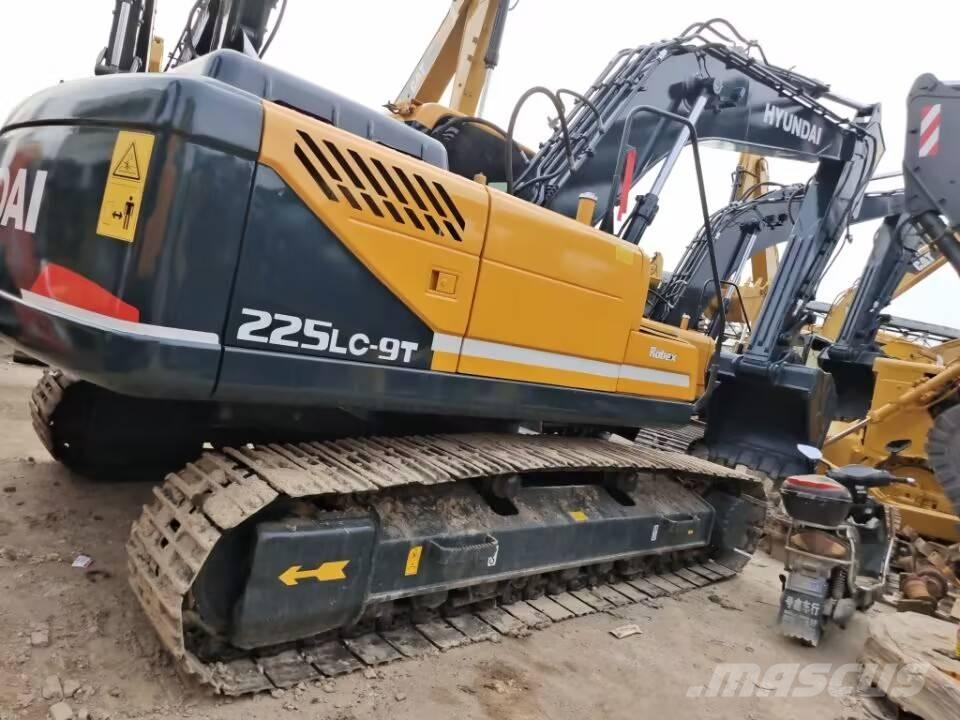 Hyundai 225 LC-9T Гусеничні екскаватори