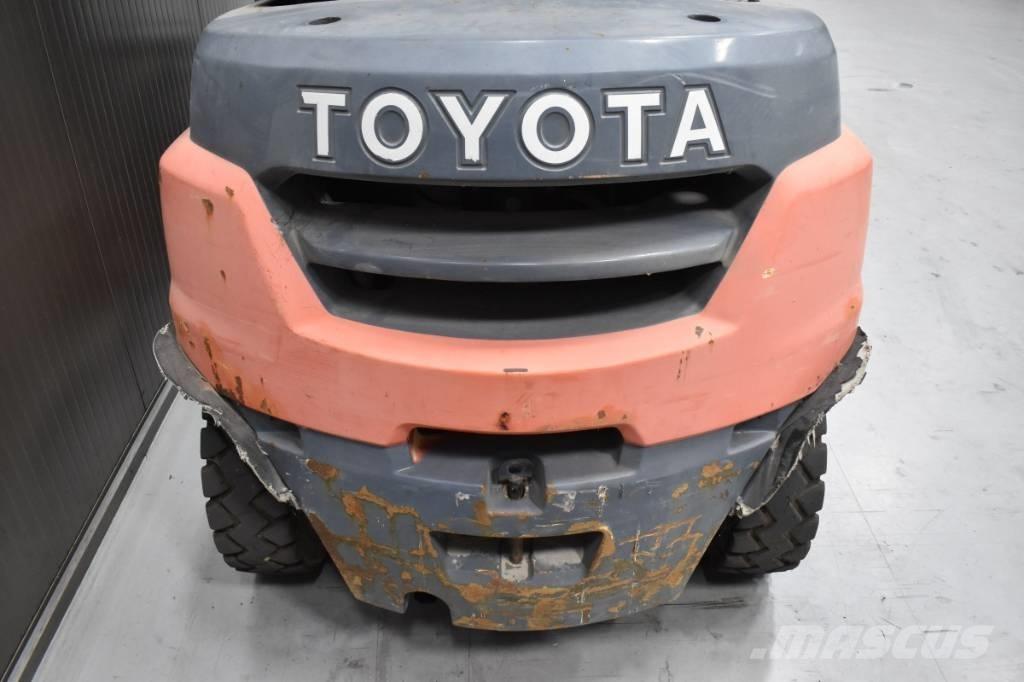Toyota 40-8FD35N Дизельні навантажувачі