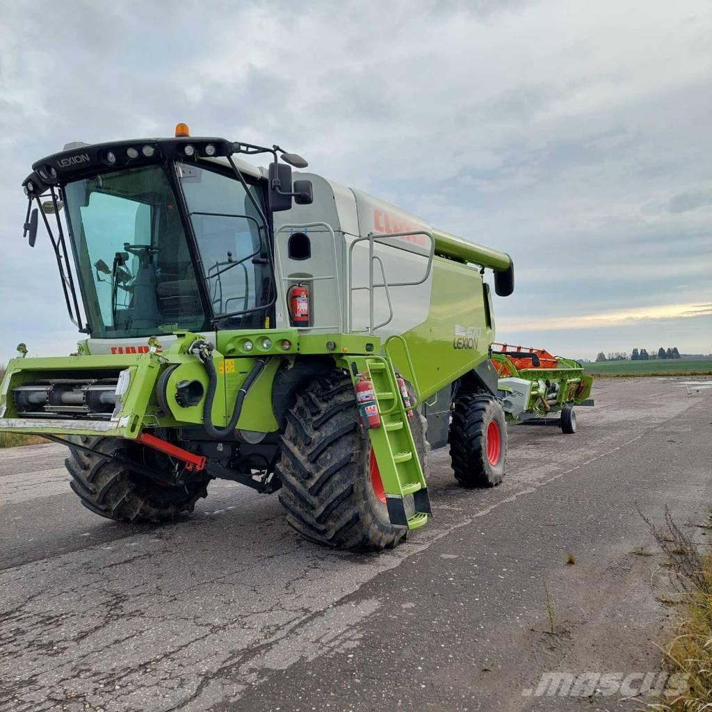 CLAAS Lexion 670 Зернозбиральні комбайни