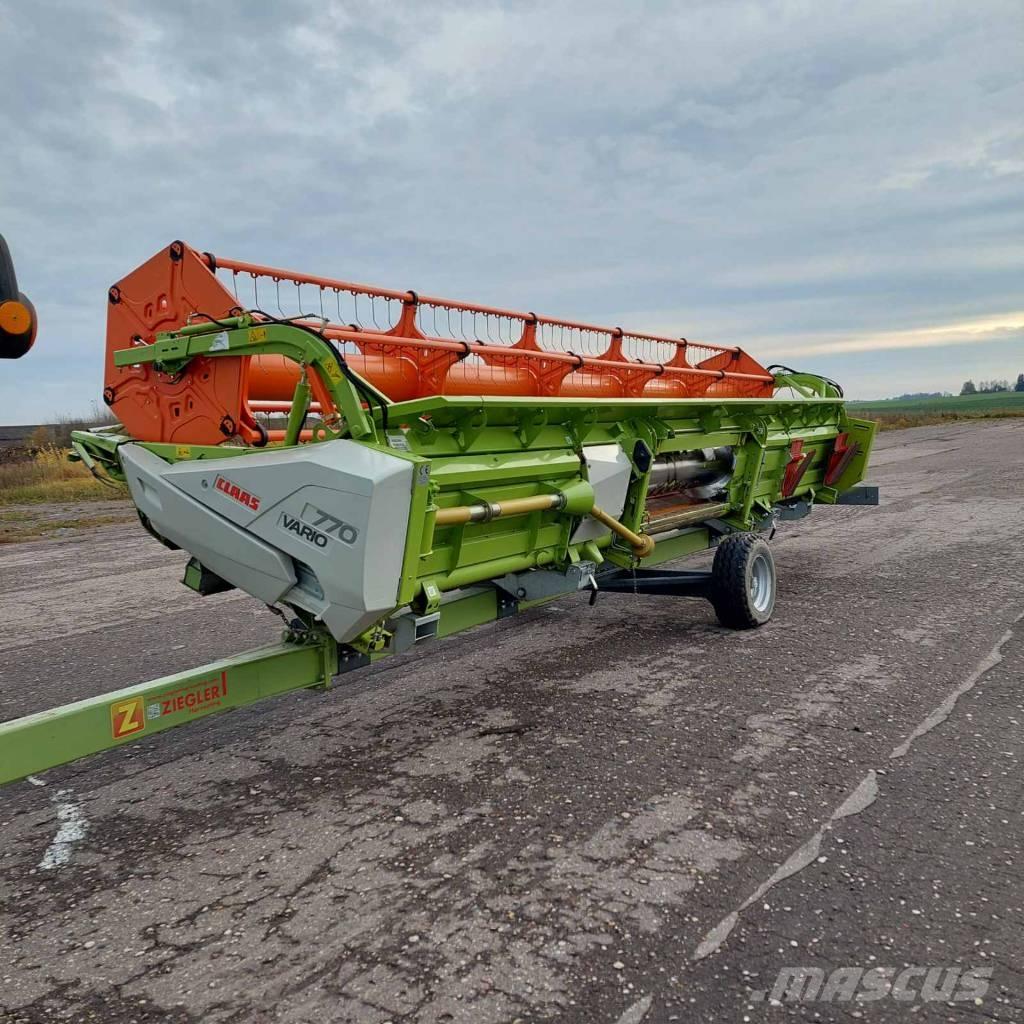 CLAAS Lexion 670 Зернозбиральні комбайни