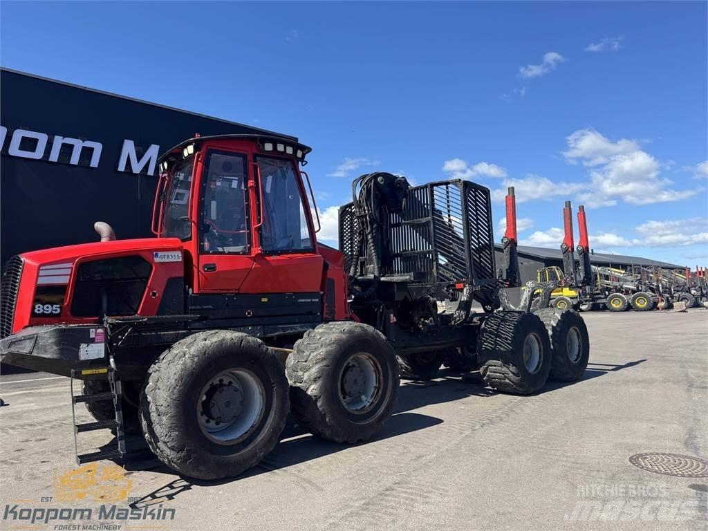 Komatsu 895 Форвардери