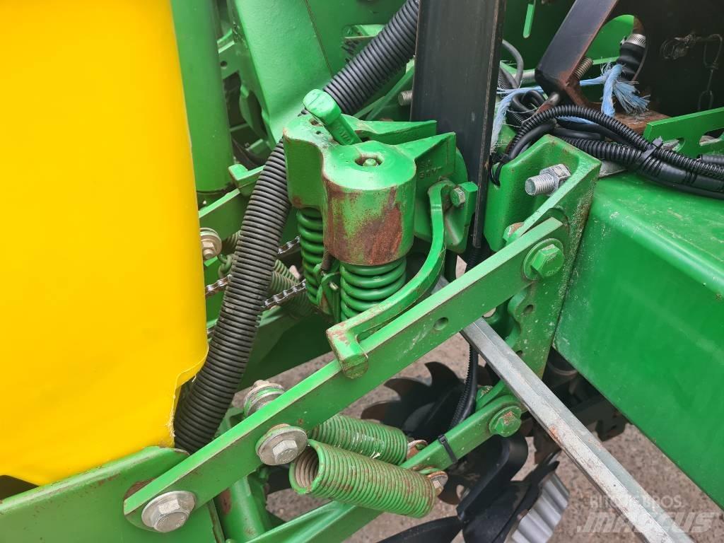 John Deere 1770 Cажалки