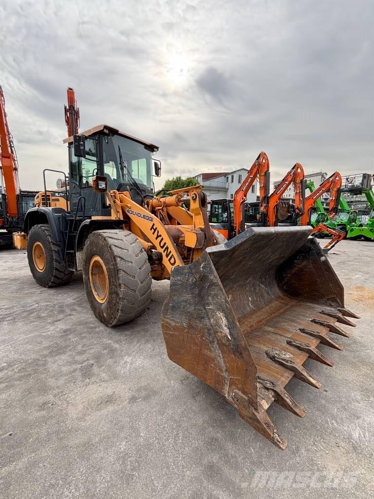 Hyundai HL 757-9 A Фронтальні навантажувачі