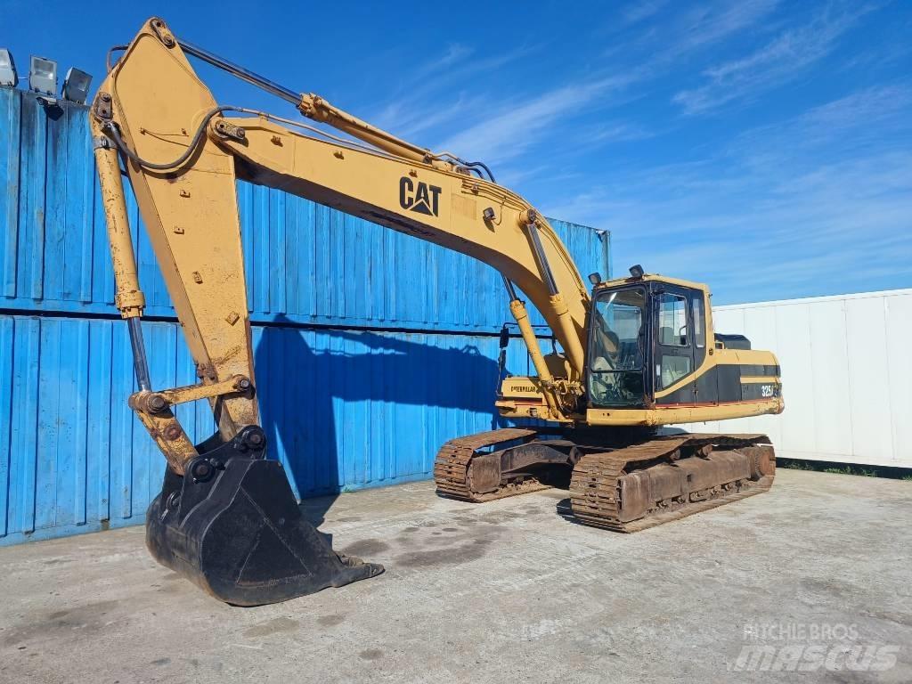 CAT 325 Гусеничні екскаватори