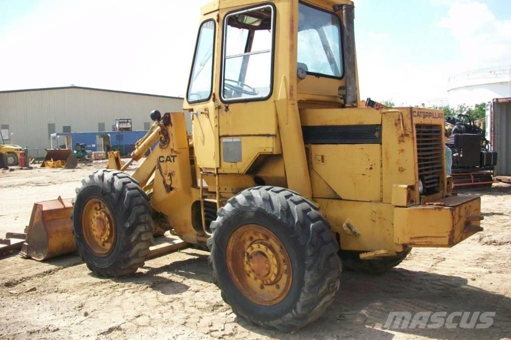 CAT 910 Фронтальні навантажувачі